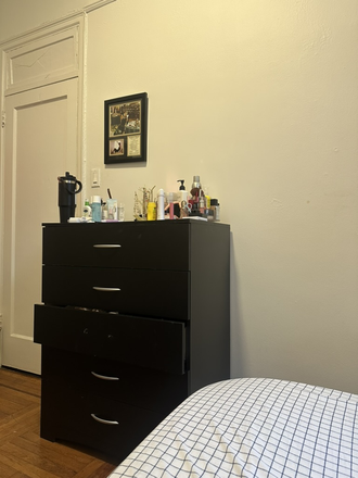 Bedroom Dresser - Bedroom in Midtown Manhattan – Winter Sublease! For 1 Female Only🌸 Apartments