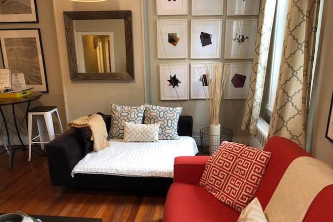 Call NOW for showings! 617-236-8600 - HANOVER ST - *NO FEE* LRG MODERN 2BR/1BA IN NORTH END FOR *9/1/2026* W/ H&HW INC, LDRY IN BLDNG! Apartments