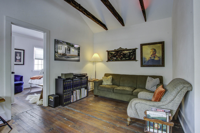 Living room 2 - 21.5 Line Street House