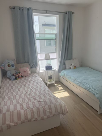 bedroom - Winter/Spring/Summer Sublease! Townhome