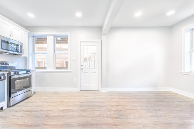 Call NOW for showings! 617-236-8550 - BERKSHIRE ST - DELUXE INMAN SQ 4BR AVAIL *9/1/2026* W/ 2 BATHS, LNDRY IN BLDNG, DW, OPEN LAYOUT! Apartments