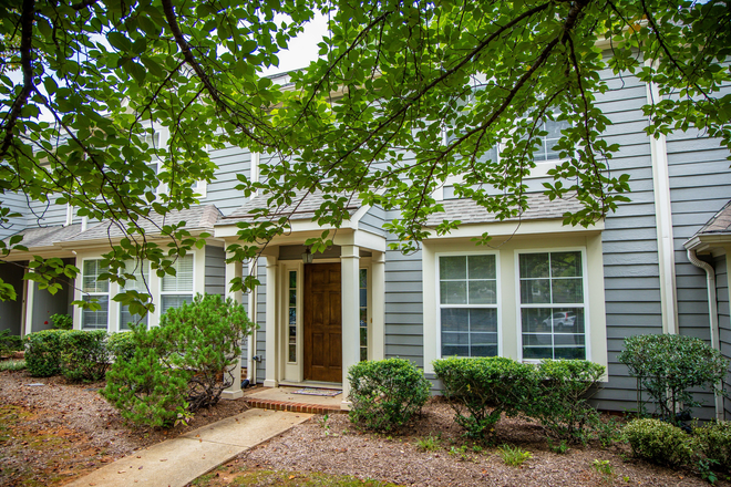 Exterior - 3 Bedroom Townhouse in Forest Lakes!
