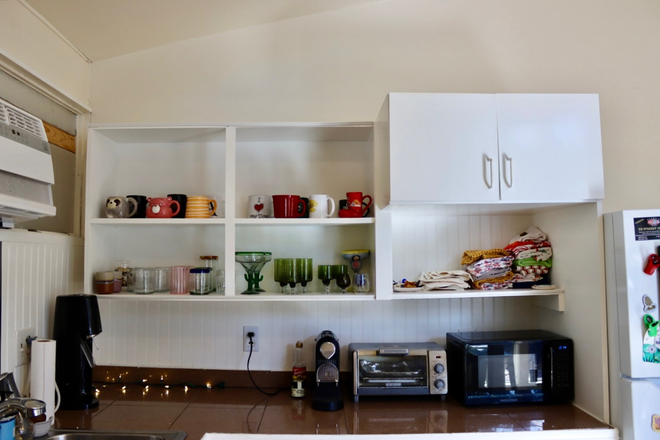 Kitchen - Cute Duplex on The Hill 5-minute Walk to Campus and Close to Chautauqua Duplex