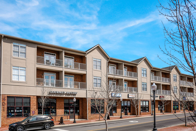  - 1 Bedroom, 1 Bath Condo