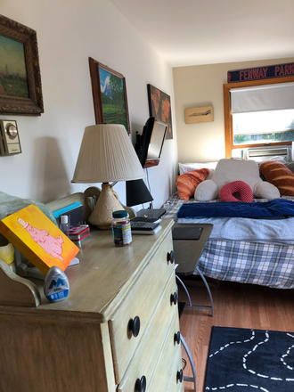 Bedroom - Private Bedrooms available  in a newly renovated Unit within walking distance to Tufts Campus Apartments