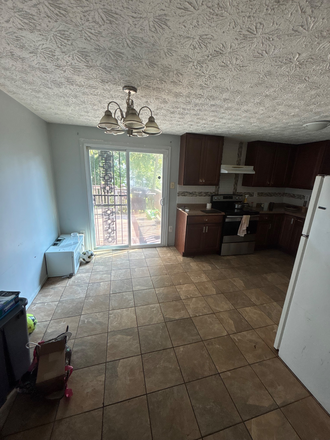 dinning area - 6Br/3Ba, walk to campus/3car driveway/Large yard House