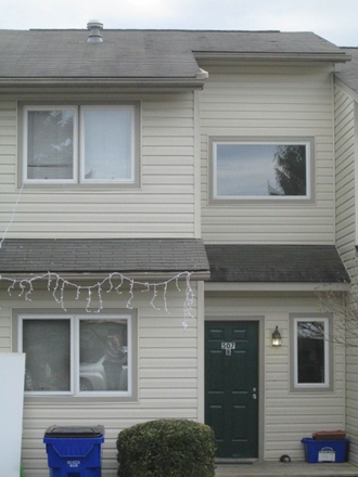  - 4 Bedroom 2.5 Bath Townhouse