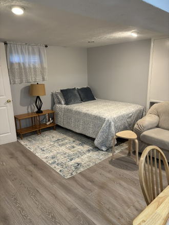 Bed - Furnished Basement Studio (College Park)