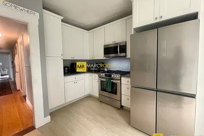 Call NOW for showings! 617-236-8600 - EAST 2ND STREET - STUNNING SOUTH BOSTON 3 BED 2 BATH W/ LAUNDRY IN THE UNIT! *AVAIL 3/15/2025* Apartments