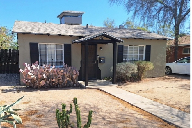 front - Charming 2 Bed/2 Bath house with bonus room and solar panels walk to campus