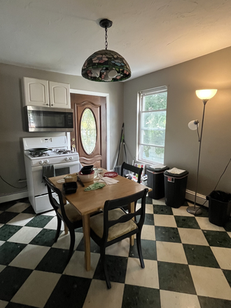 Kitchen - Apartment close to campus