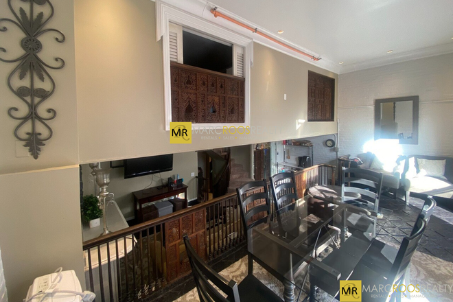 Call call or text Arezou at 617-584-7817 - Modern and Beautiful 2 bed 2 bath in heart of Back Bay!!! Short walk to campus!!NO BROKER FEE!!!! Apartments