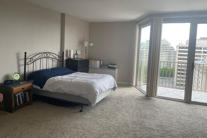 Bed - Highland House Apartments
