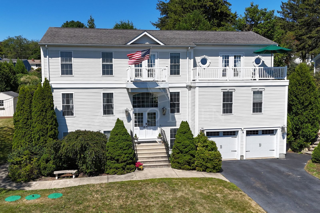 Front - 77 Crest Avenue House