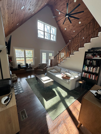 Living Room - Bedroom for Rent in Lake House