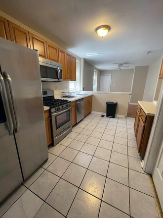 Kitchen - $1,500- 3 Lrg Beds & 1.5 Baths - House Rental - W/D - Dishwasher - Backyard - Avail Aug 1st, 2026