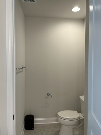 Owner's bath - Avinity Estates 3br 2.5 ba end unit, two level town home 3 miles from UVA Medical Center