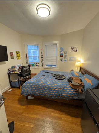 1 - Large Allston Student Rental WITH FULL FINISHED BASEMENT WITH WET BAR!!! Townhome