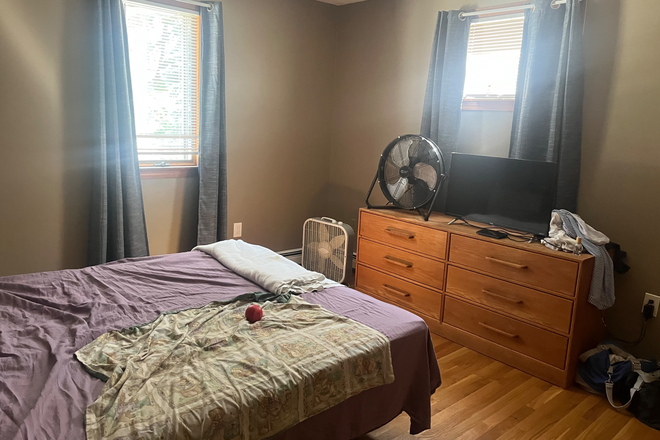 Master bedroom 1st floor - Narragansett House