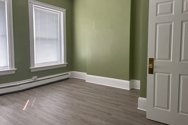 bedroom - Newly Renovated Spacious and Cozy 3-Bedroom Close to Seton Hall Campus and NJ Transit Trains Apartments