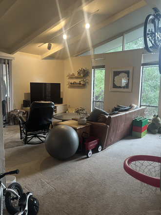Living Room - Santa Clara PL: 2 Avaible Bedrooms with spacious living room and kitchen + Backyard!
