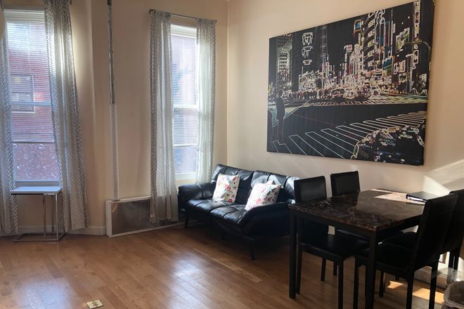 Living room and dining room - Boston Chinatown 2B1B 公寓出租，拎包入住，杂费全包，交通便利。 Apartments