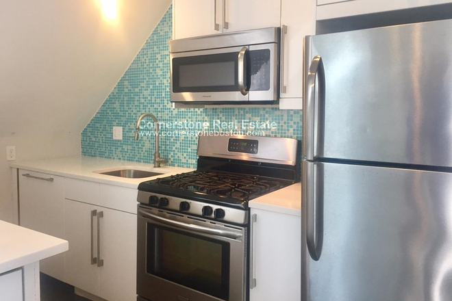 kitchen - Room Rental- 3 Individual bedrooms for rent in a 3 Bathroom 2 Bathroom Apartment