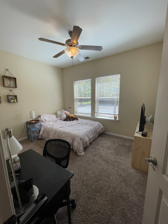 Bedroom - Greenway Cove Apartments
