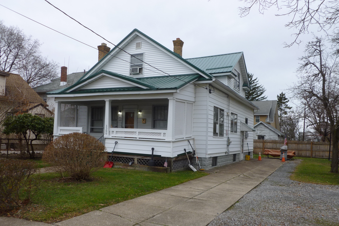 House - Off Campus Housing - Edison Ave House