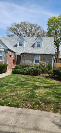 Outside street view - Home  for rent 1.4 miles from Campus