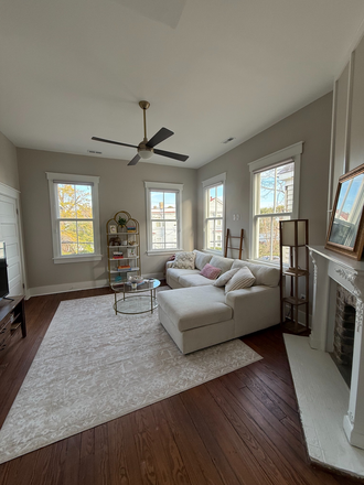 living room - 1 bed shared bath for rent Duplex