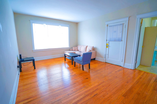 Living Room - 760 Syracuse #C Apartments