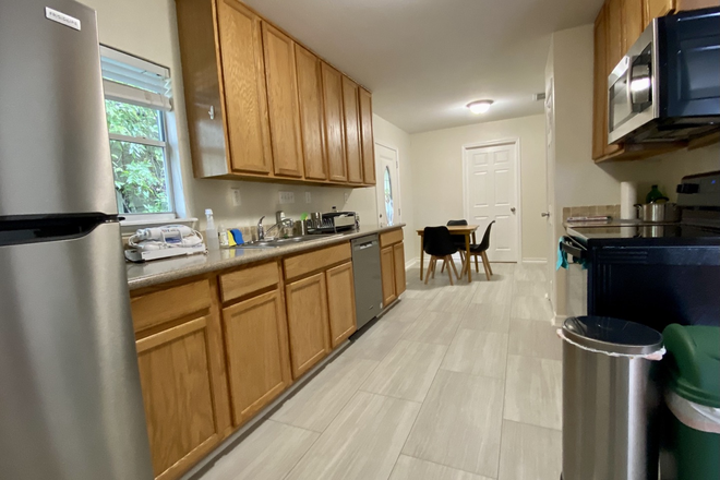 Kitchen - 3503 Rosedale St House