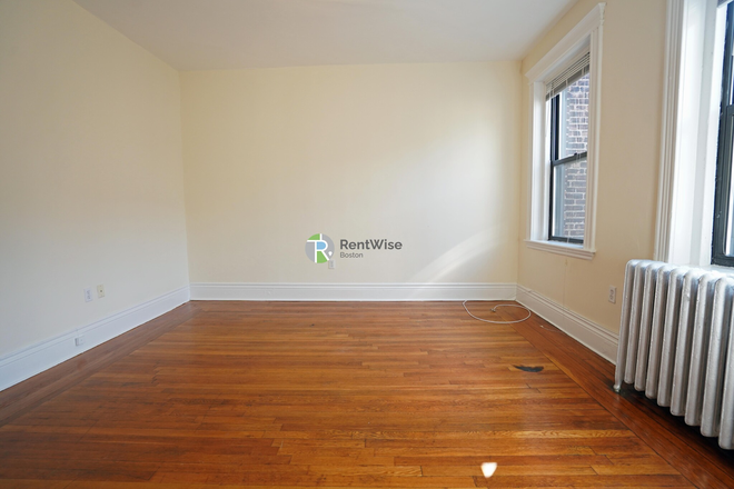 2 - $2,500 – Fenway 1BD April 18 – H/HW Inc., Near Simmons Apartments