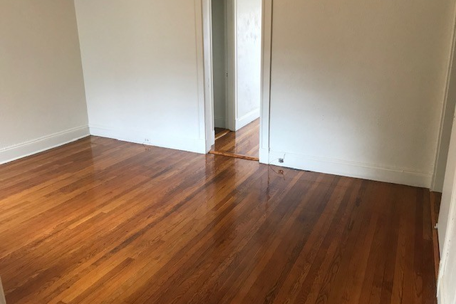 Call call or text Arezou at 617-584-7817 - 2 bed(1 bedsplit) Right in the middle of highly desirable Fenway area! No Broker fee! H&H included Apartments