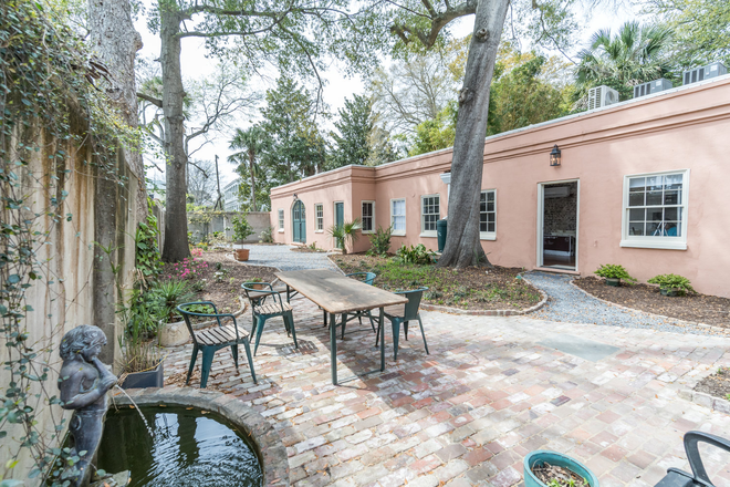 Property View - Carriage House in downtown Charleston,  10 min walk to MUSC