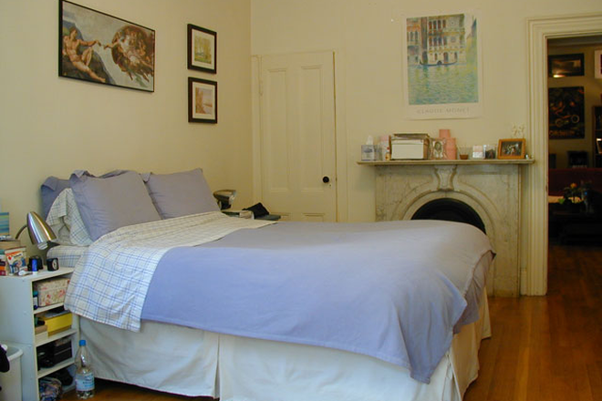 Large bedroom - Large 1 Bedroom Apt. for Rent!