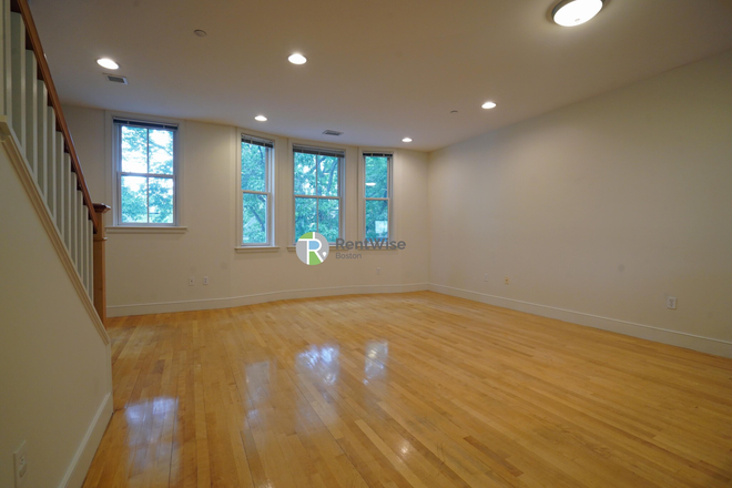 1 - AUG 2026 - Wonderful Cambridge 2b/2.5b, Grad Student OK, No Broker Fees! Apartments