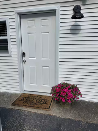 Front Door - Private In-law Apartment in Narragansett/Saunderstown