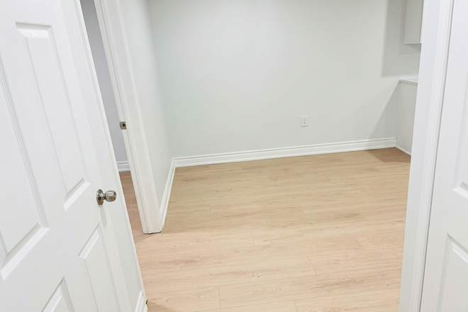 Hall area - Newly Renovated Basement Apartment near University of Toronto (Scarborough Campus) – All-Inclusive