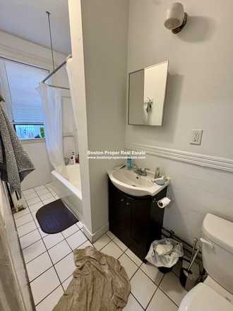 a - Right by Berklee, Back Bay and Symphony *no fee Condo