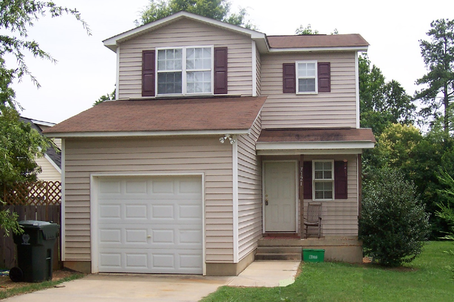 outside street view - Minutes to NCSU House