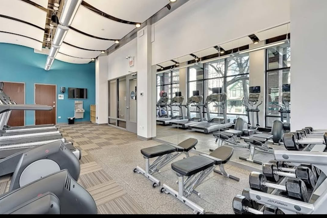 Gym - Evanston Place Apartments