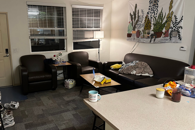 Living Room - Vista Del Campo (VDC), 4 bed 2 bath shared bathroom