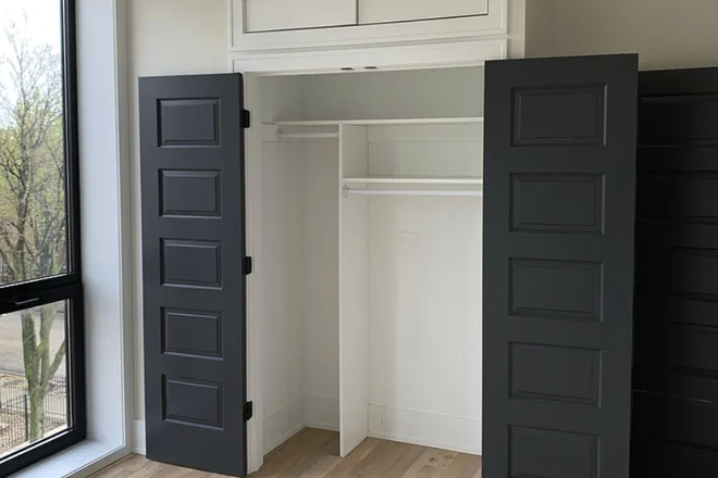 bedroom - 4 Bedroom gorgeous one-of-a-kind apartments within minutes of UIC east campus.