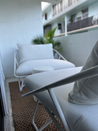 Balcony - Coconut Grove - Walk to Everything