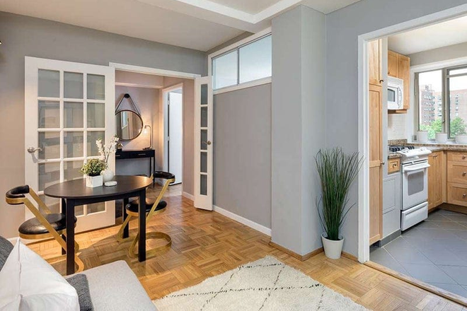 Living room, French doors and Office area - Room in Stuytown