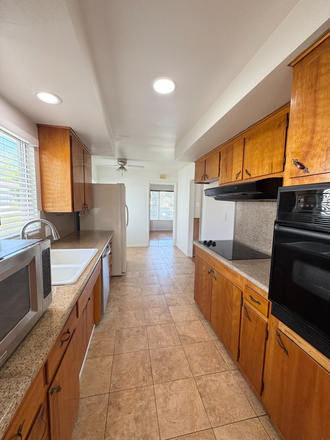 Kitchen - AWESOME CHAPMAN HOUSING!! House