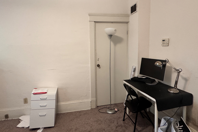 Bedroom - Apt near to CWRU, 10 min walking, short time lease: June & July, Only Male, one room in 2 bed apt