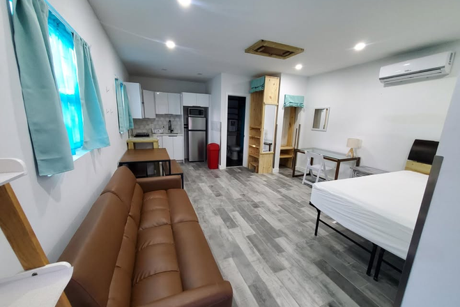 Room - Remodeled Private Guesthouse (NO deposits/fees) - Close to Jackson and UM med